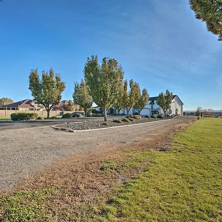Pasco Condo With Columbia River Views And Hot Tub